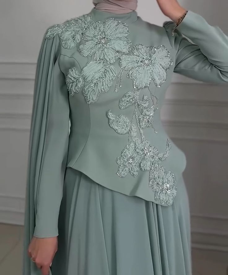 Appliqué embroidery Petal Skirt and Top