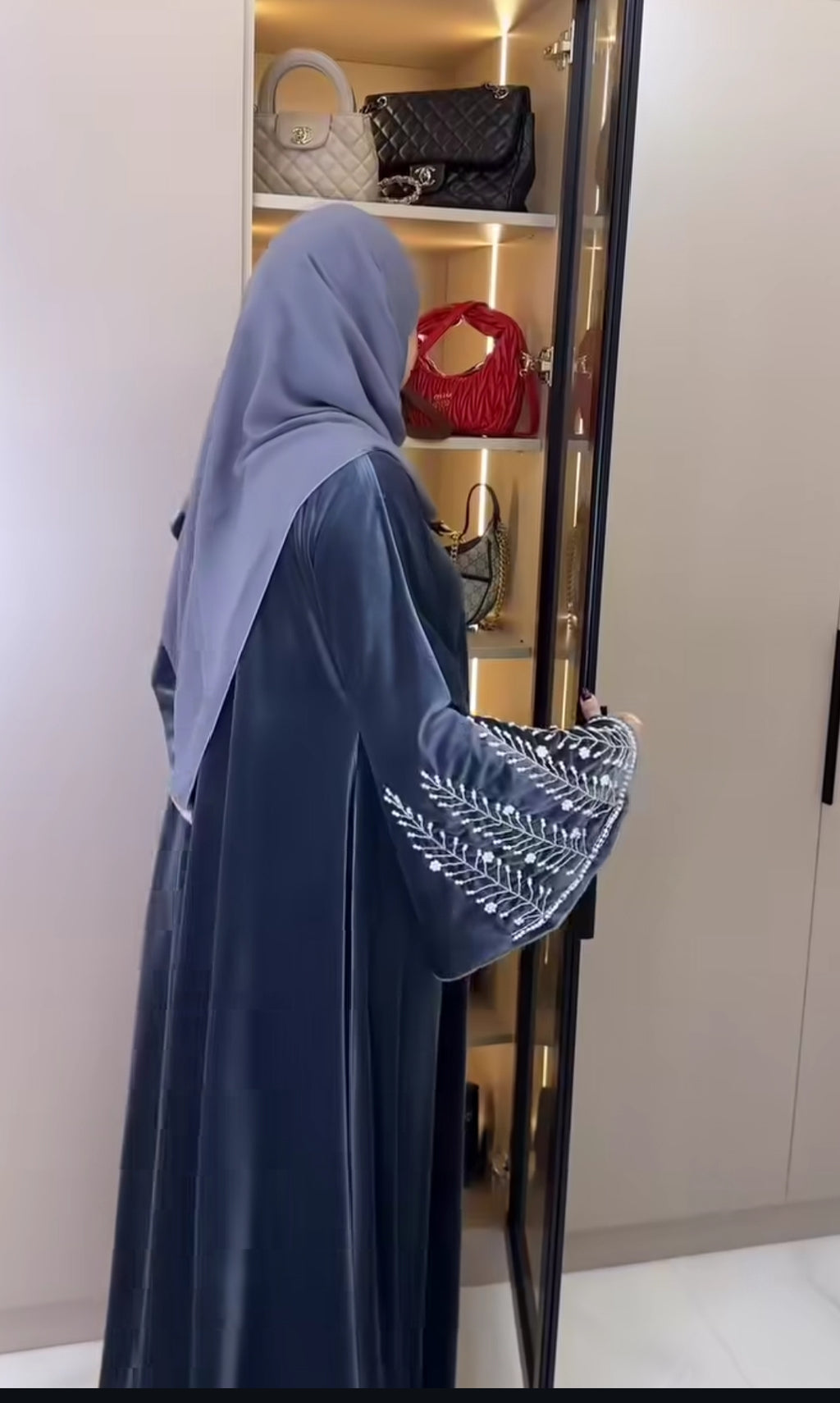 The Winter Velvet Orchard Abaya