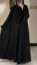 The Graceful Black Abaya